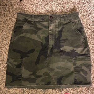 Size 9 Hollister Camo Skirt